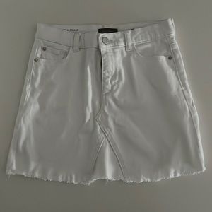 Girls size 14 DL1961 denim Jenny Mini Skirt in white.